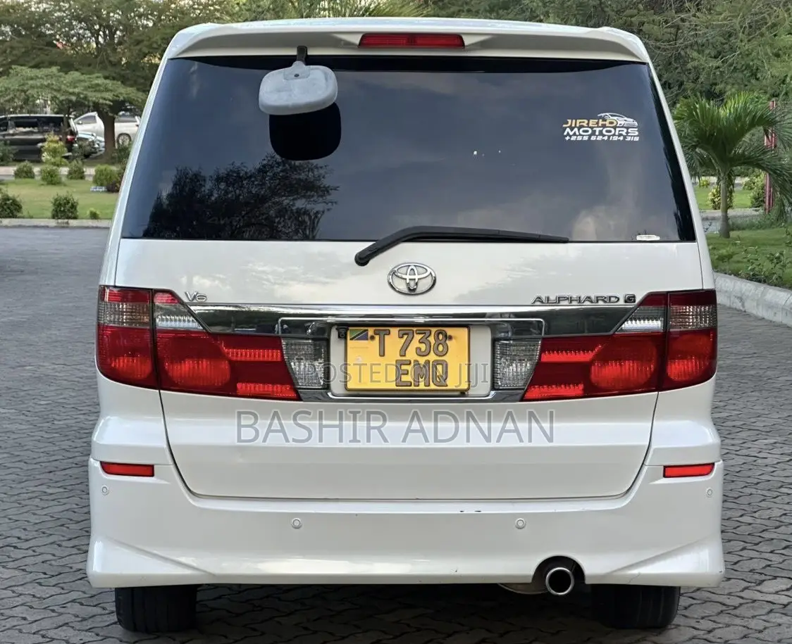 Toyota Alphard 3.0 Petrol FWD 2002 White