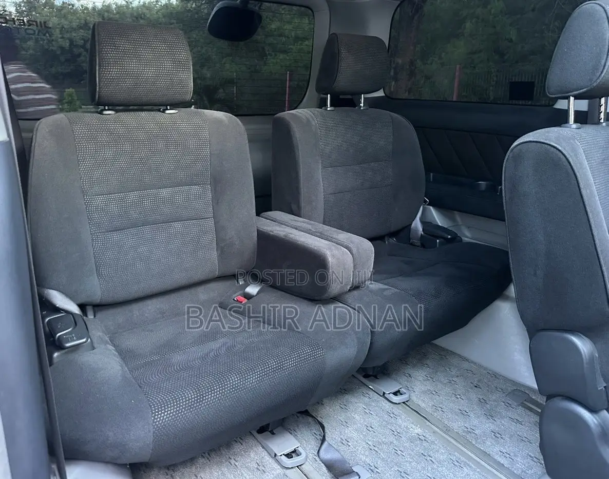 Toyota Alphard 3.0 Petrol FWD 2002 White