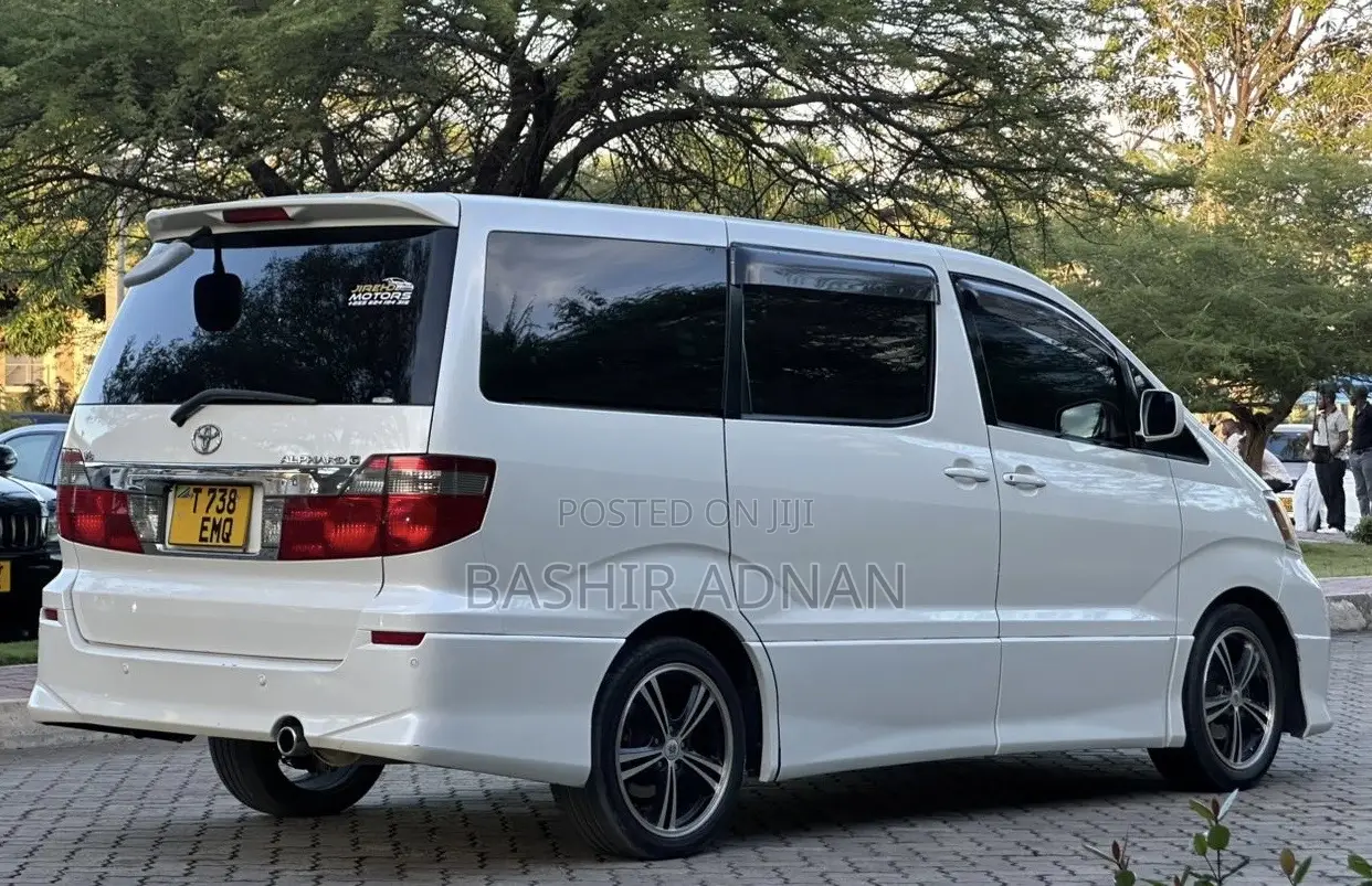 Toyota Alphard 3.0 Petrol FWD 2002 White
