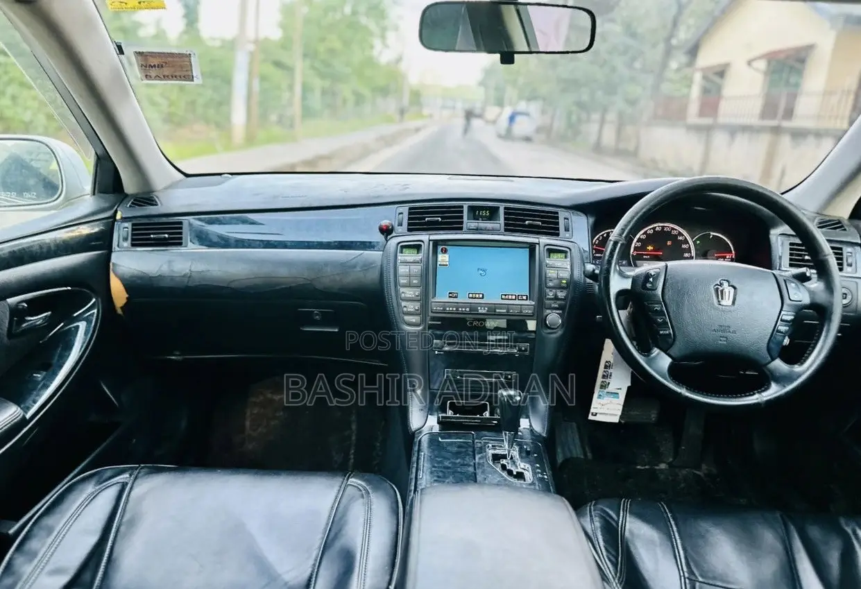 Toyota Crown 2006 Silver