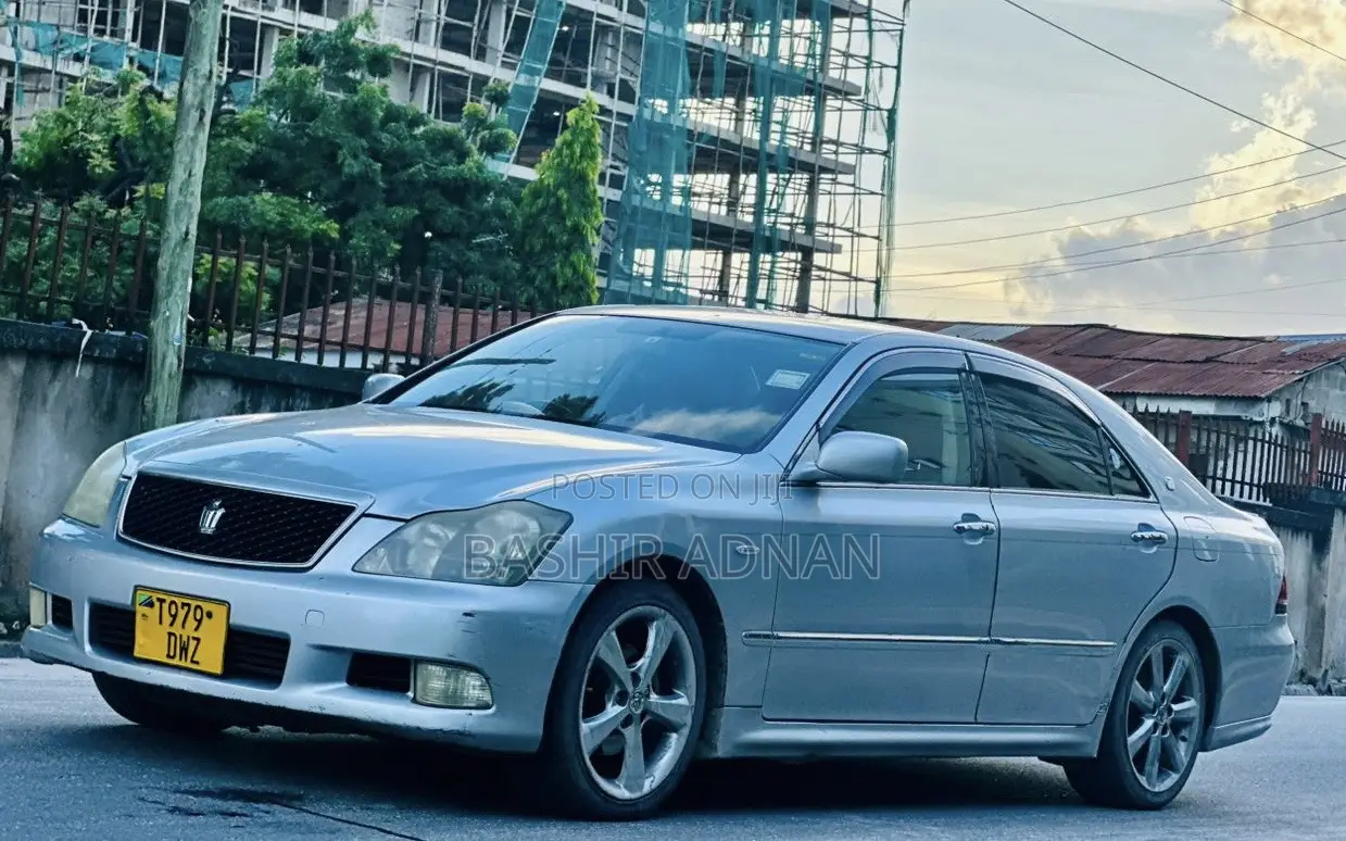 Toyota Crown 2006 Silver