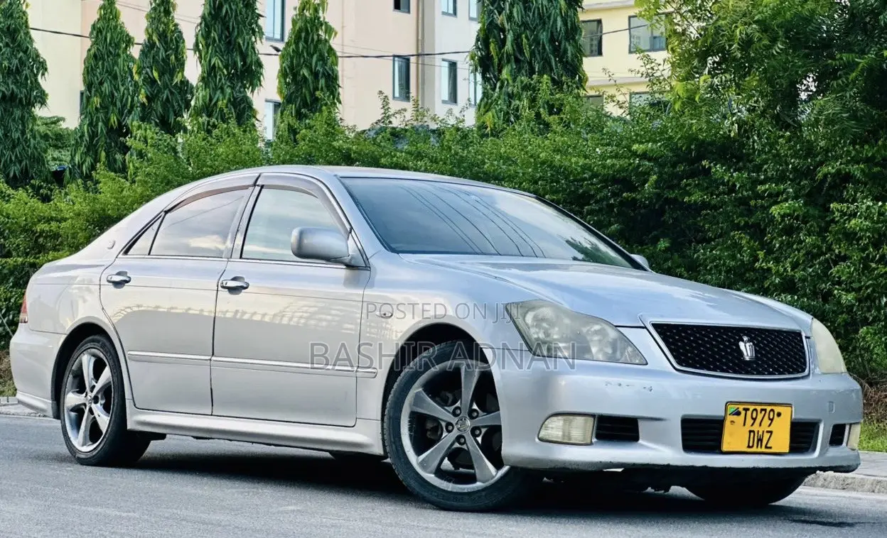 Toyota Crown 2006 Silver