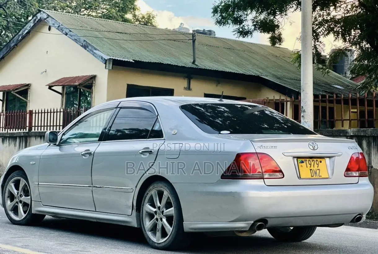 Toyota Crown 2006 Silver