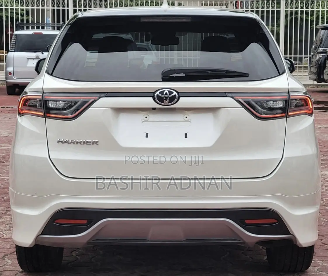 Toyota Harrier 2.0 2016 Pearl