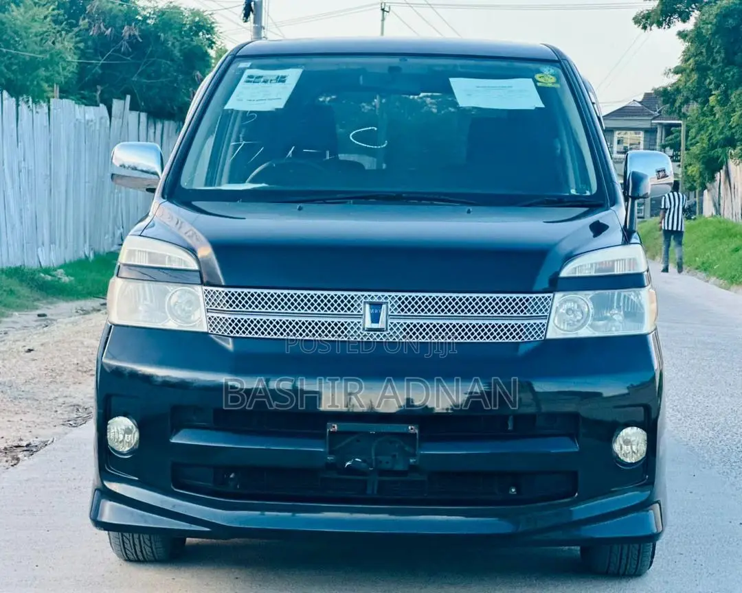 Toyota Voxy 2007 Matt Black