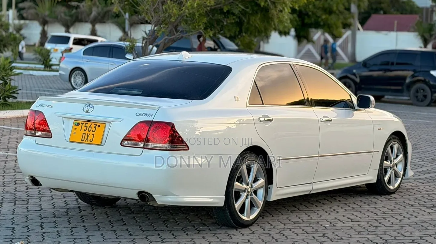 Toyota Crown 2007 White