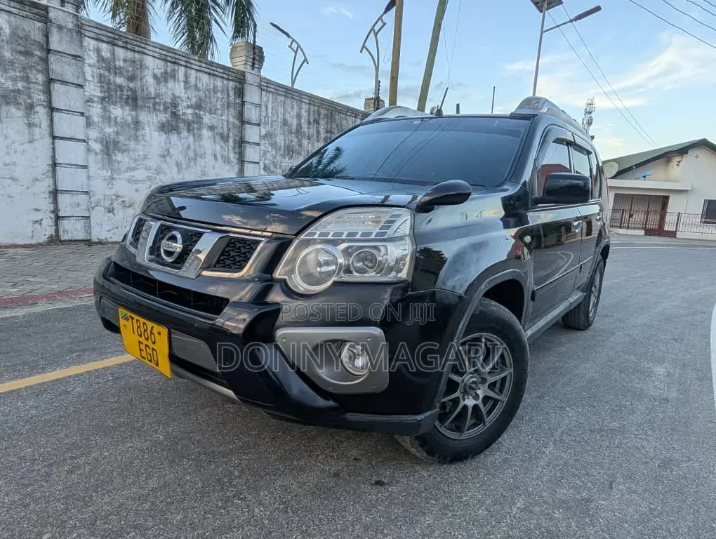 Nissan X-Trail 2.0 Petrol XE 2012 Black