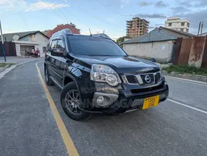 Nissan X-Trail 2.0 Petrol XE 2012 Black