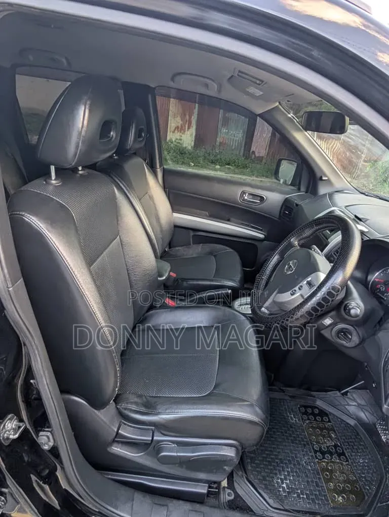 Nissan X-Trail 2.0 Petrol XE 2012 Black