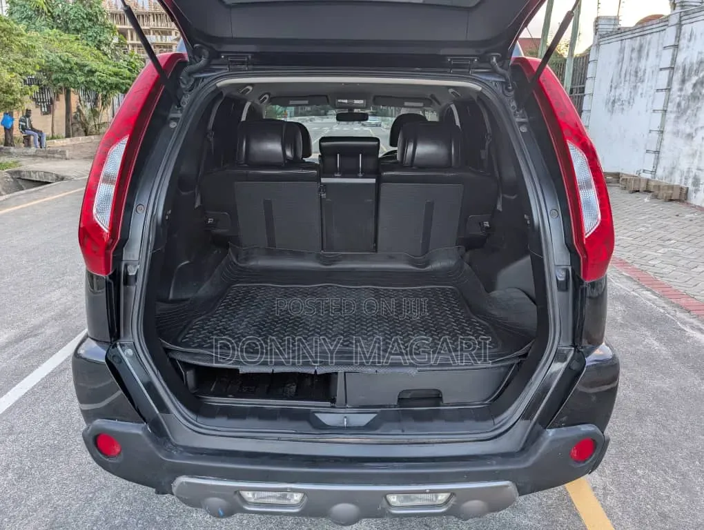 Nissan X-Trail 2.0 Petrol XE 2012 Black