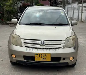 Toyota IST 2003 Silver
