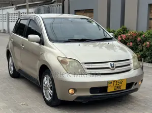 Toyota IST 2003 Silver