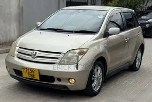 Toyota IST 2003 Silver