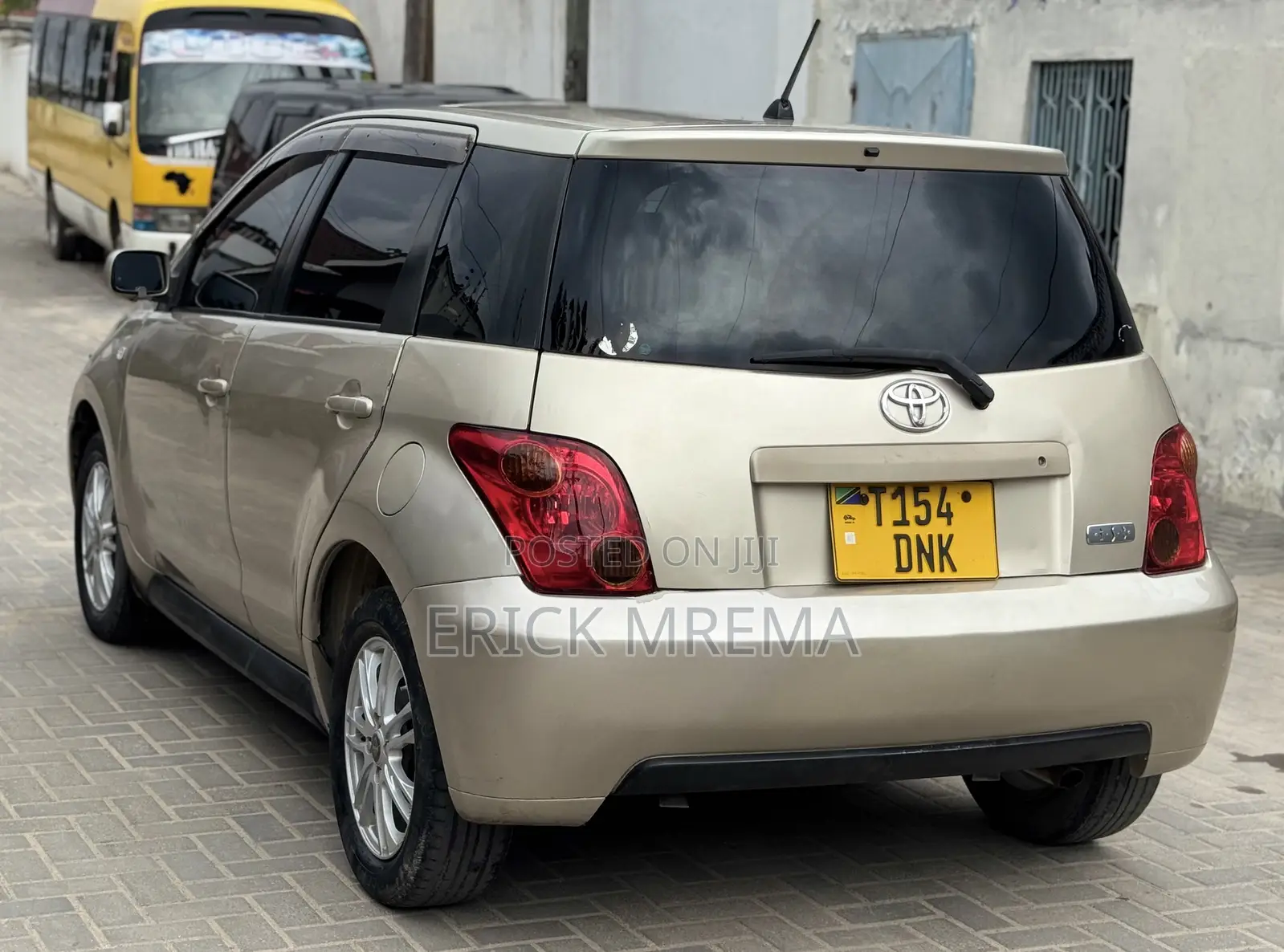 Toyota IST 2003 Silver