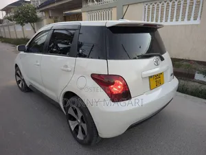Toyota IST 2004 White