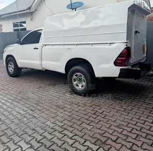 Toyota Hilux 2010 White