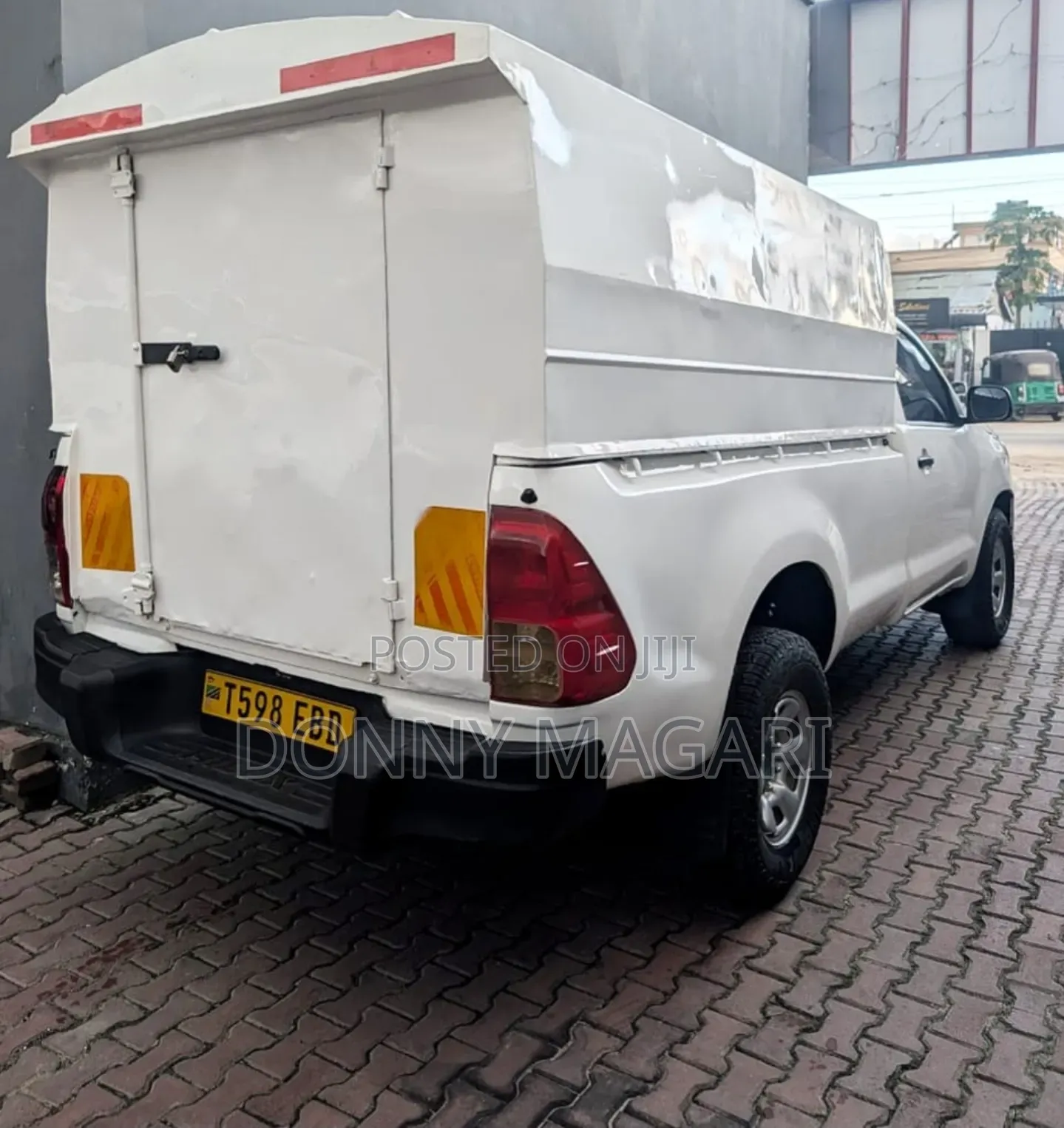Toyota Hilux 2010 White