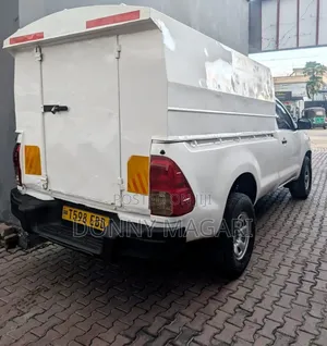 Toyota Hilux 2010 White