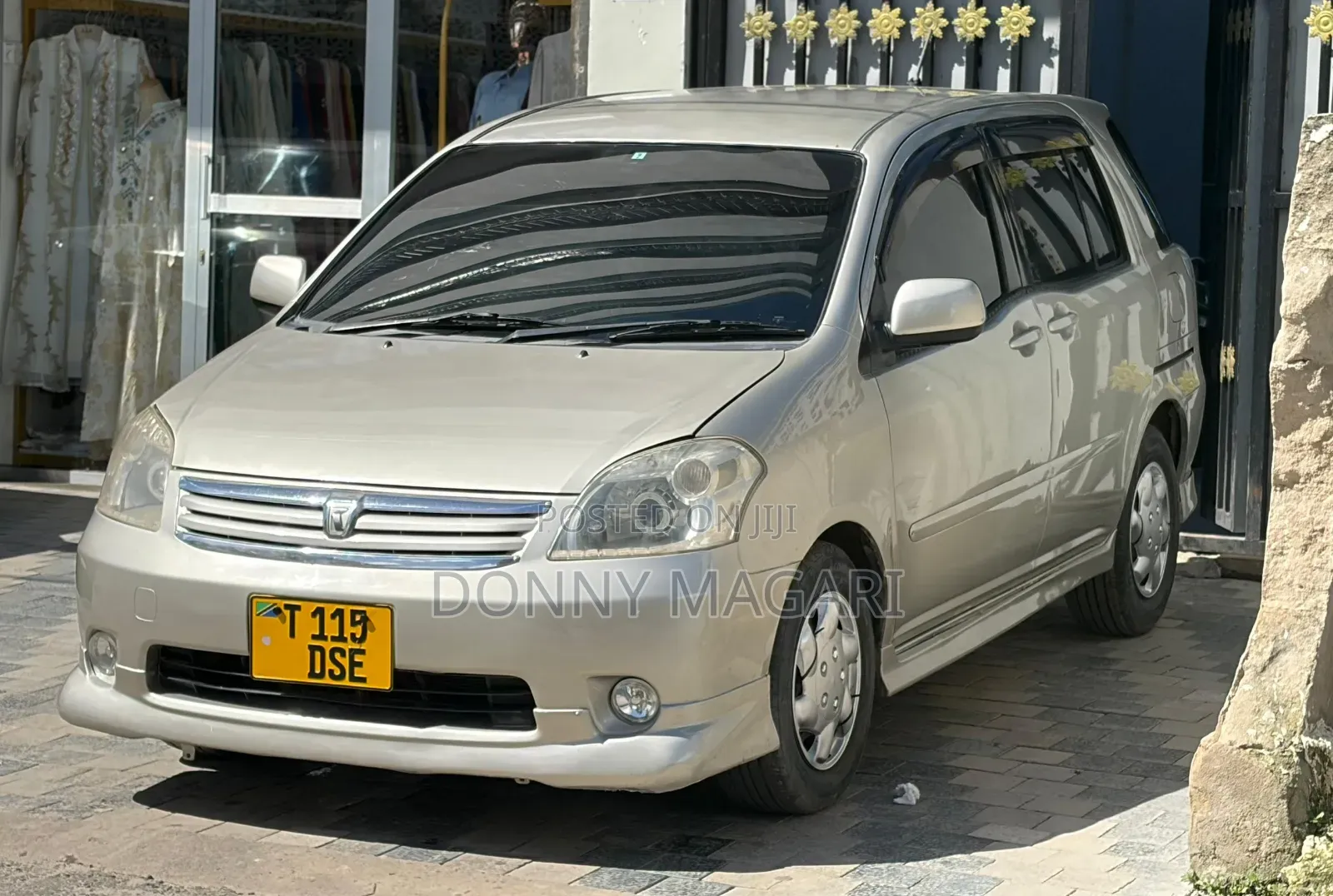 Toyota Raum 2004 Silver