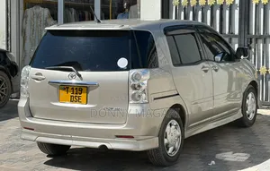 Toyota Raum 2004 Silver