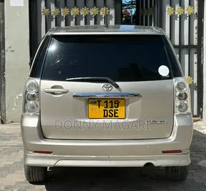 Toyota Raum 2004 Silver
