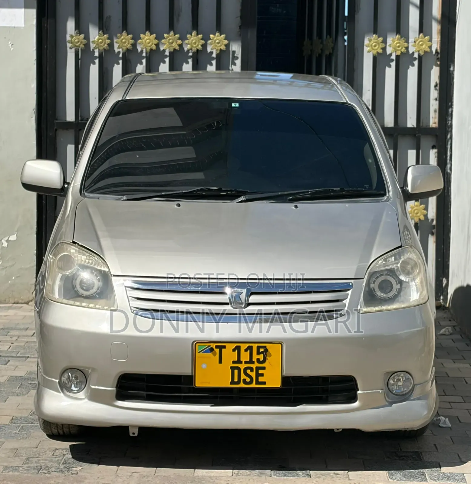 Toyota Raum 2004 Silver