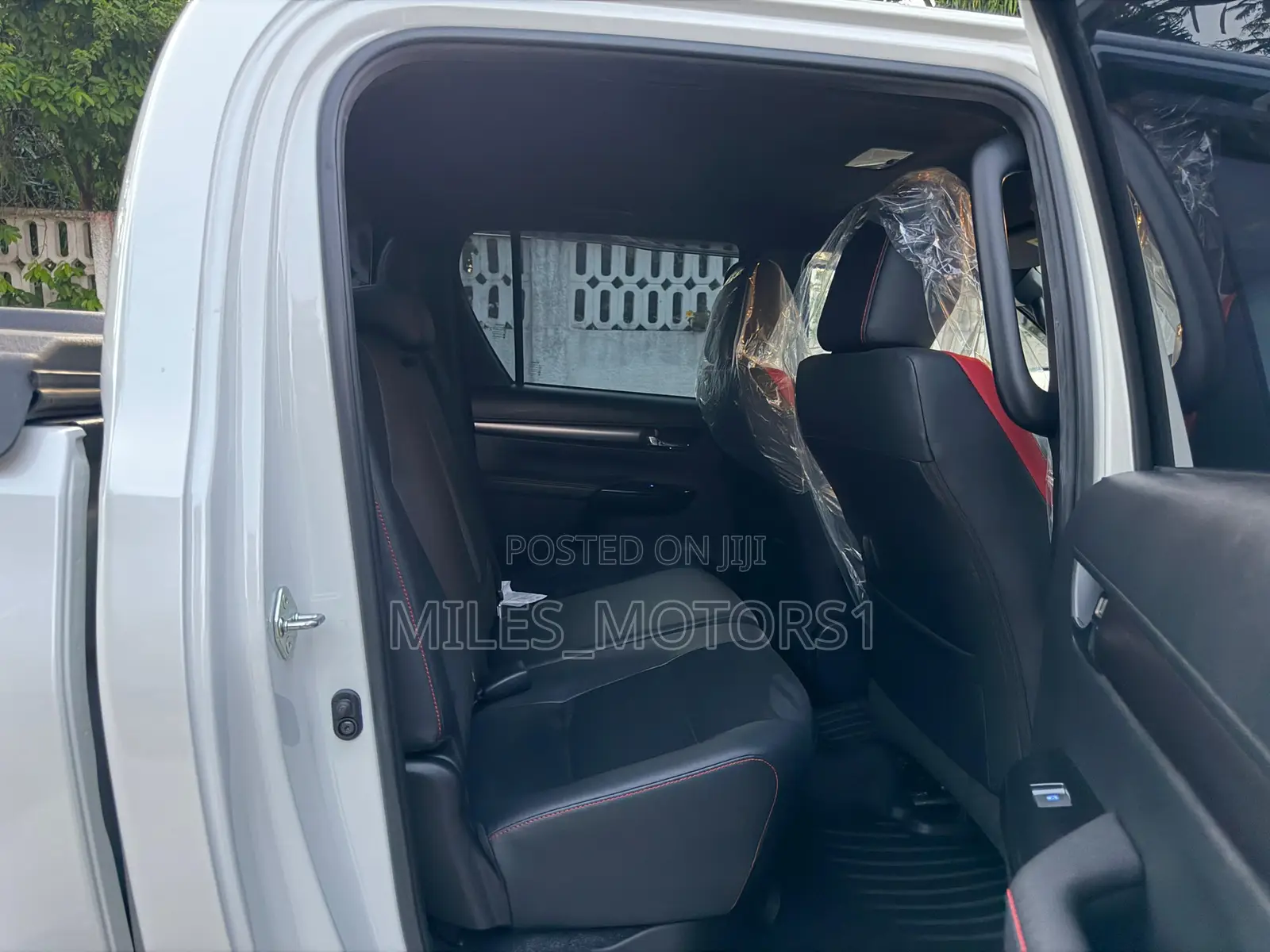 Toyota Hilux 2024 White