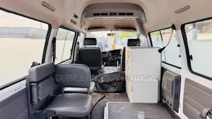 Nissan Caravan (Urvan) 2003 White