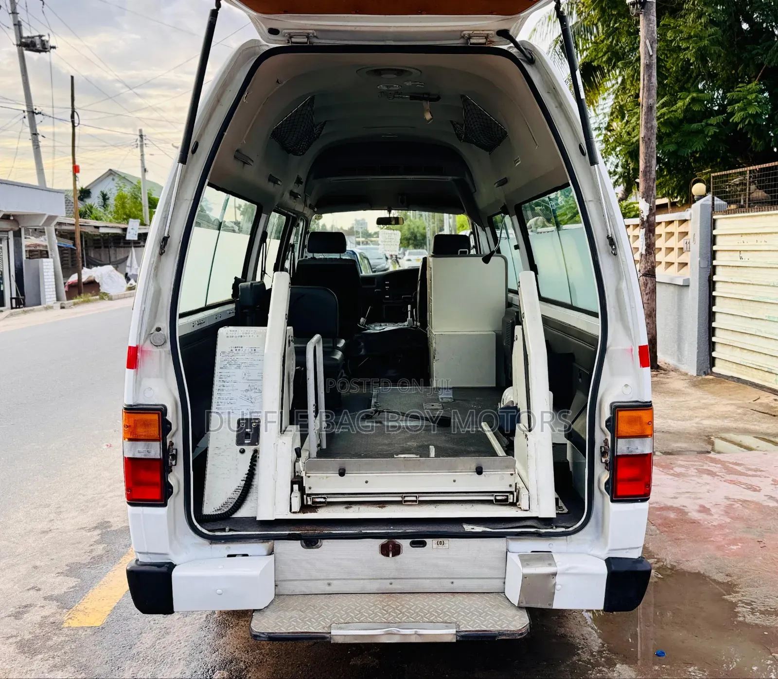 Nissan Caravan (Urvan) 2003 White