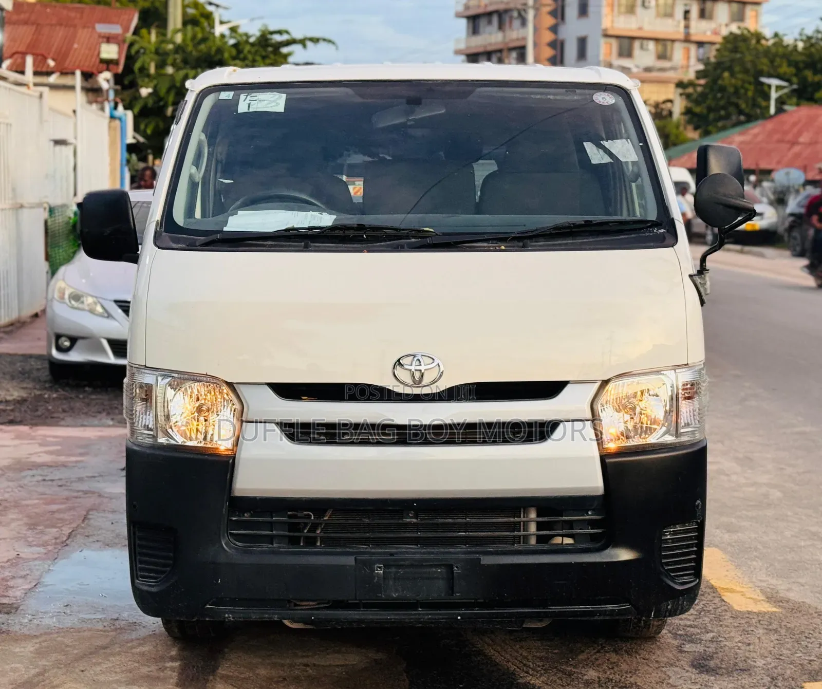 Toyota HiAce 2016 White