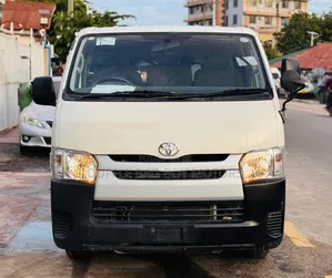 Toyota HiAce 2016 White