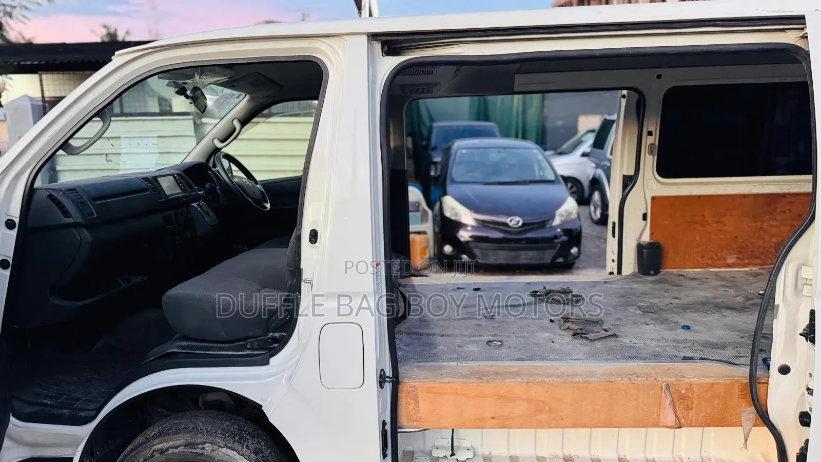 Toyota HiAce 2016 White