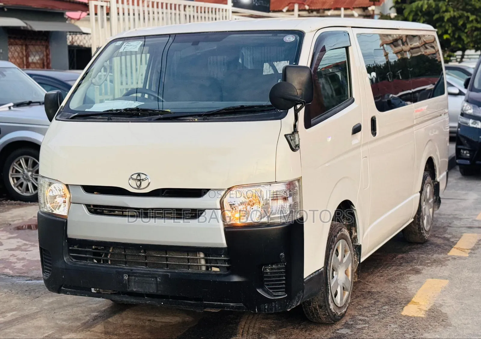 Toyota HiAce 2016 White