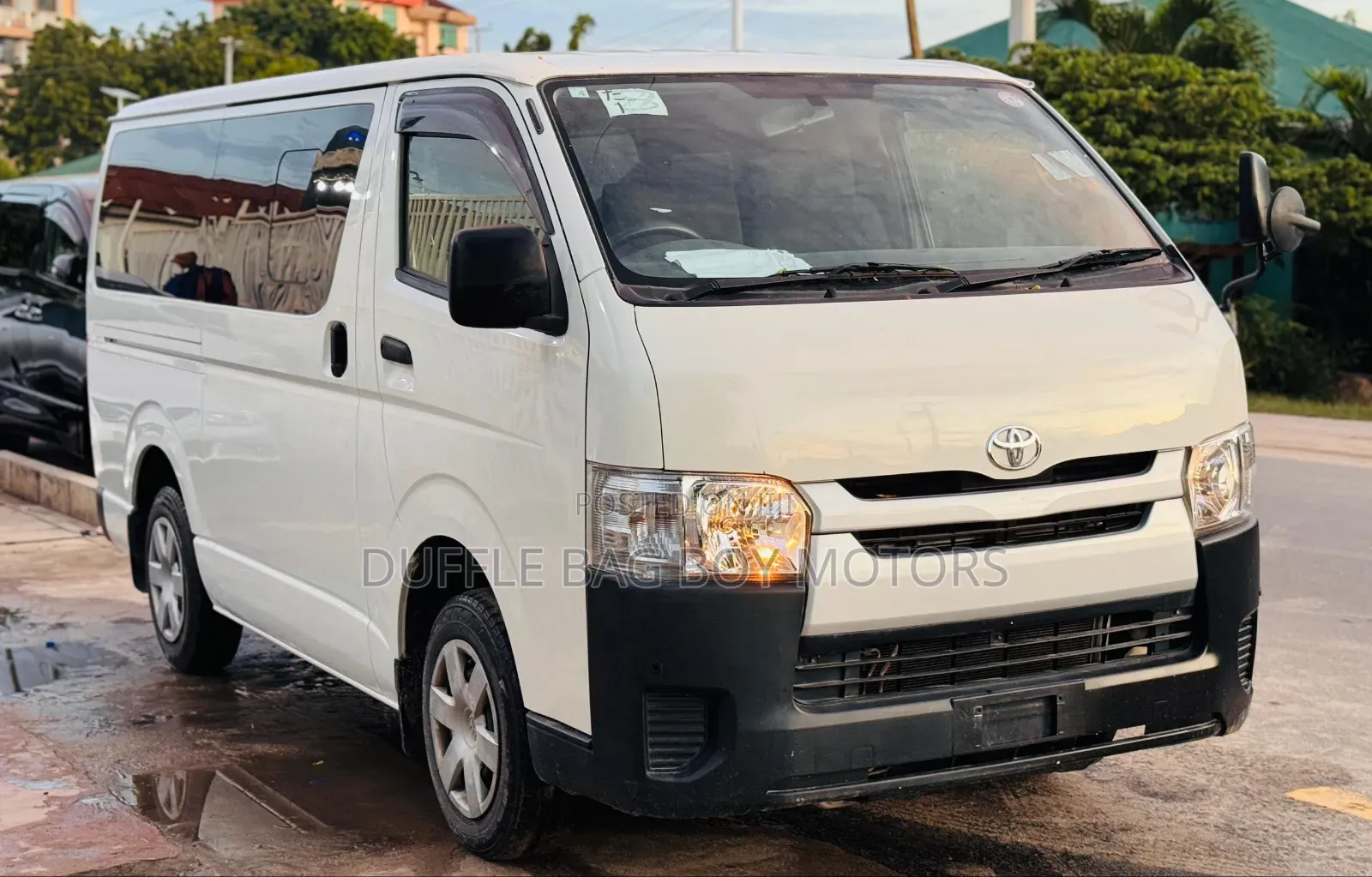 Toyota HiAce 2016 White