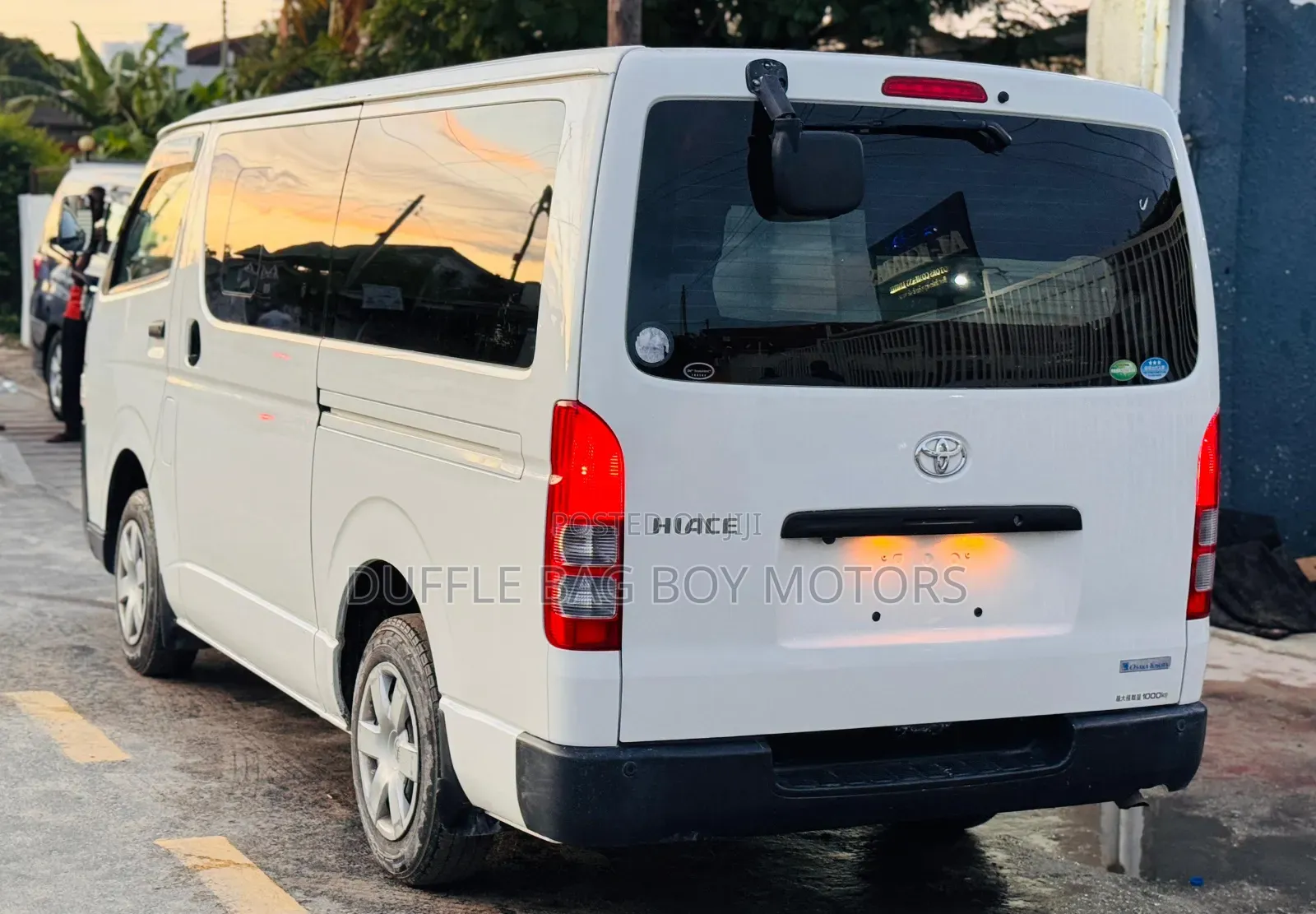 Toyota HiAce 2016 White