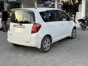 Toyota Ractis 1.5 AWD 2006 White