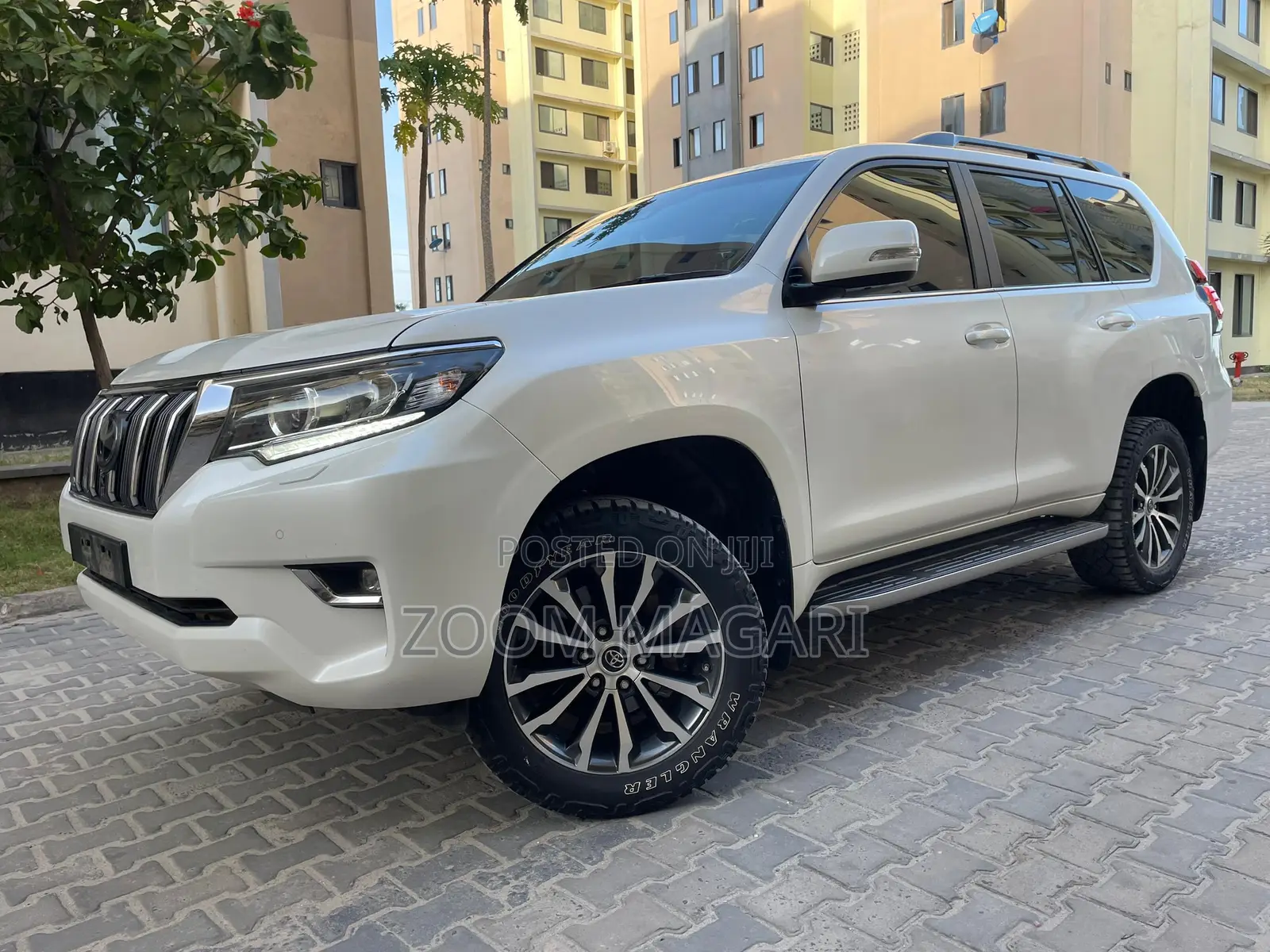 New Toyota Land Cruiser Prado 2023 Pearl