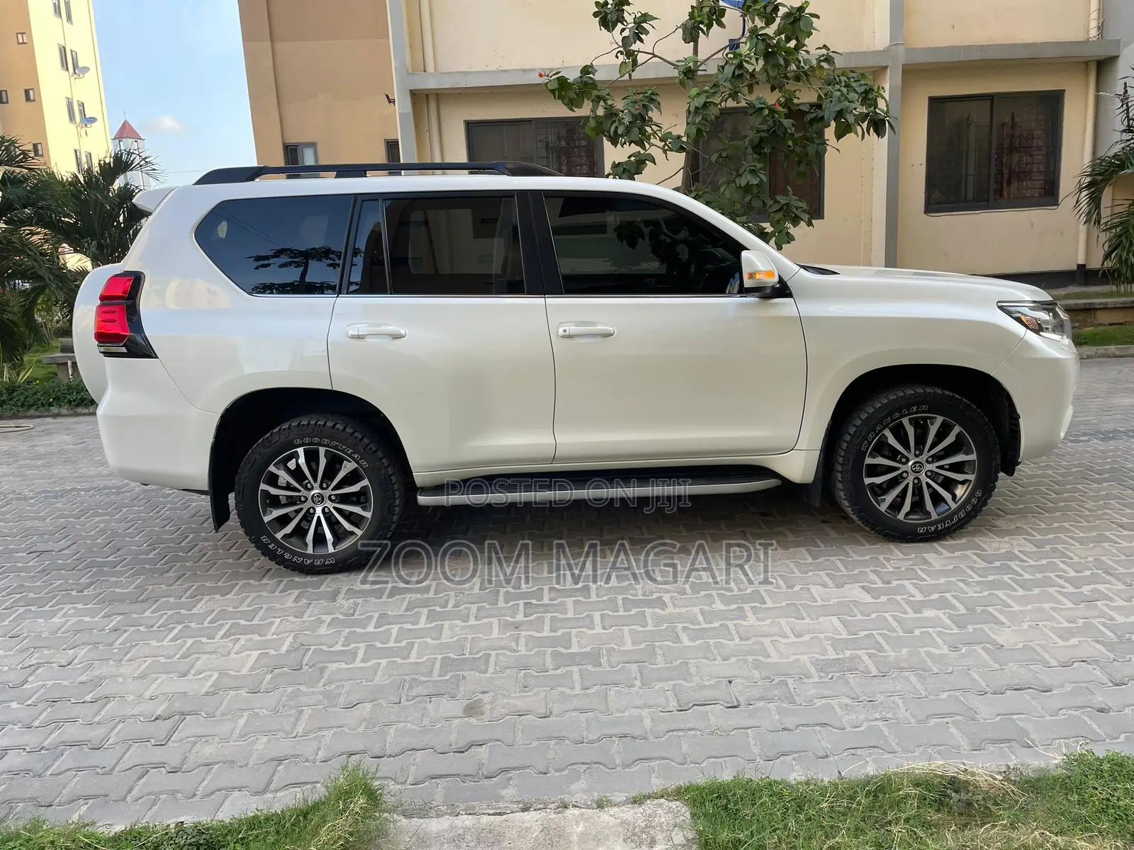 New Toyota Land Cruiser Prado 2023 Pearl