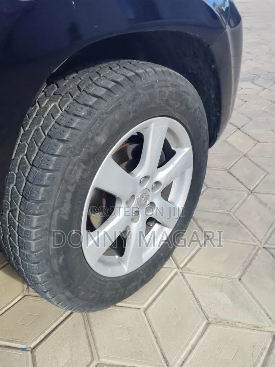 Toyota Vanguard 2011 Black