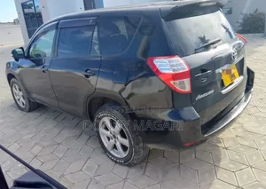 Toyota Vanguard 2011 Black