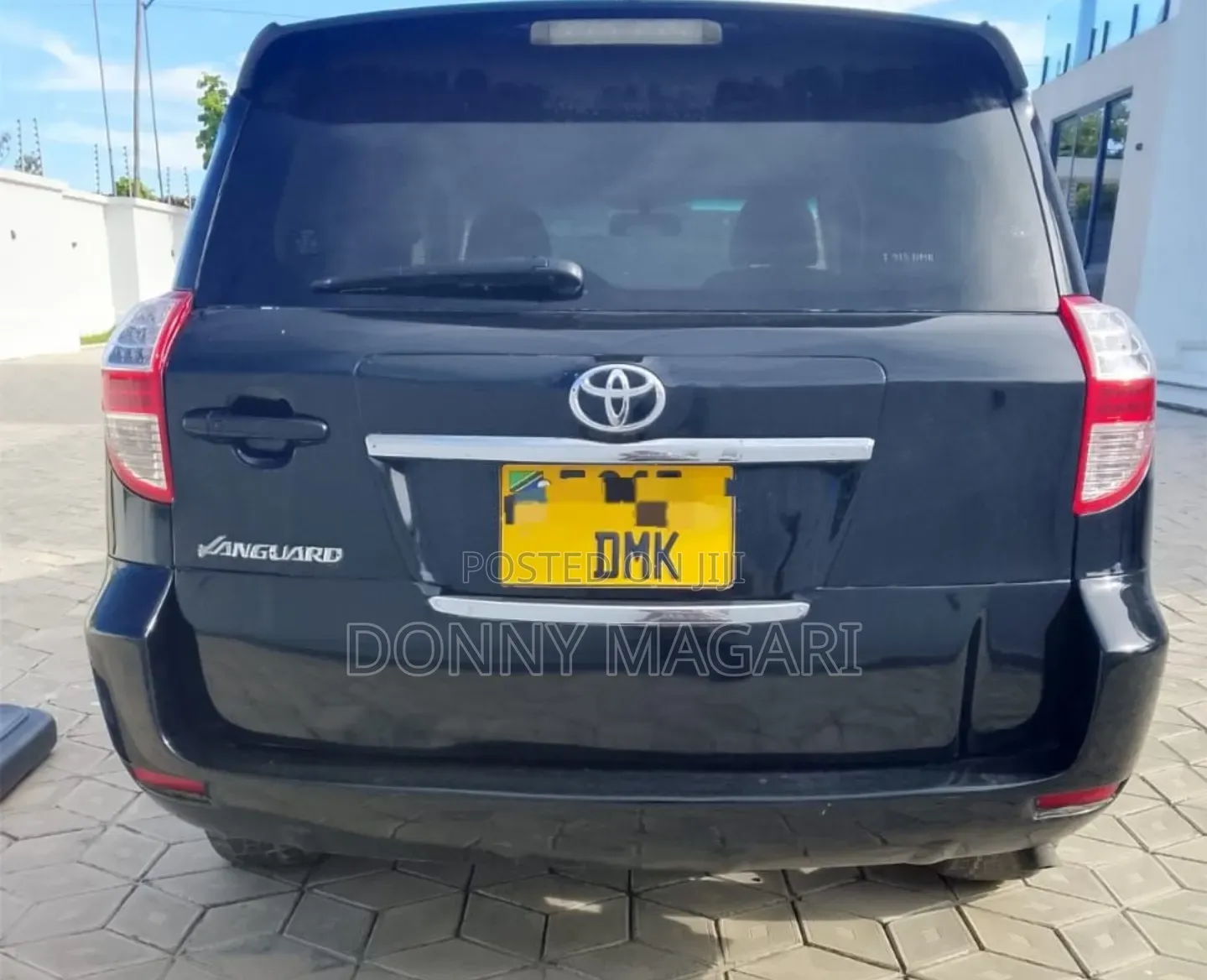 Toyota Vanguard 2011 Black