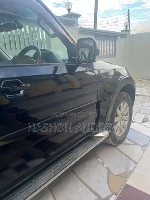 Mitsubishi Pajero 3.0 2010 Black