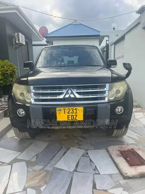 Mitsubishi Pajero 3.0 2010 Black