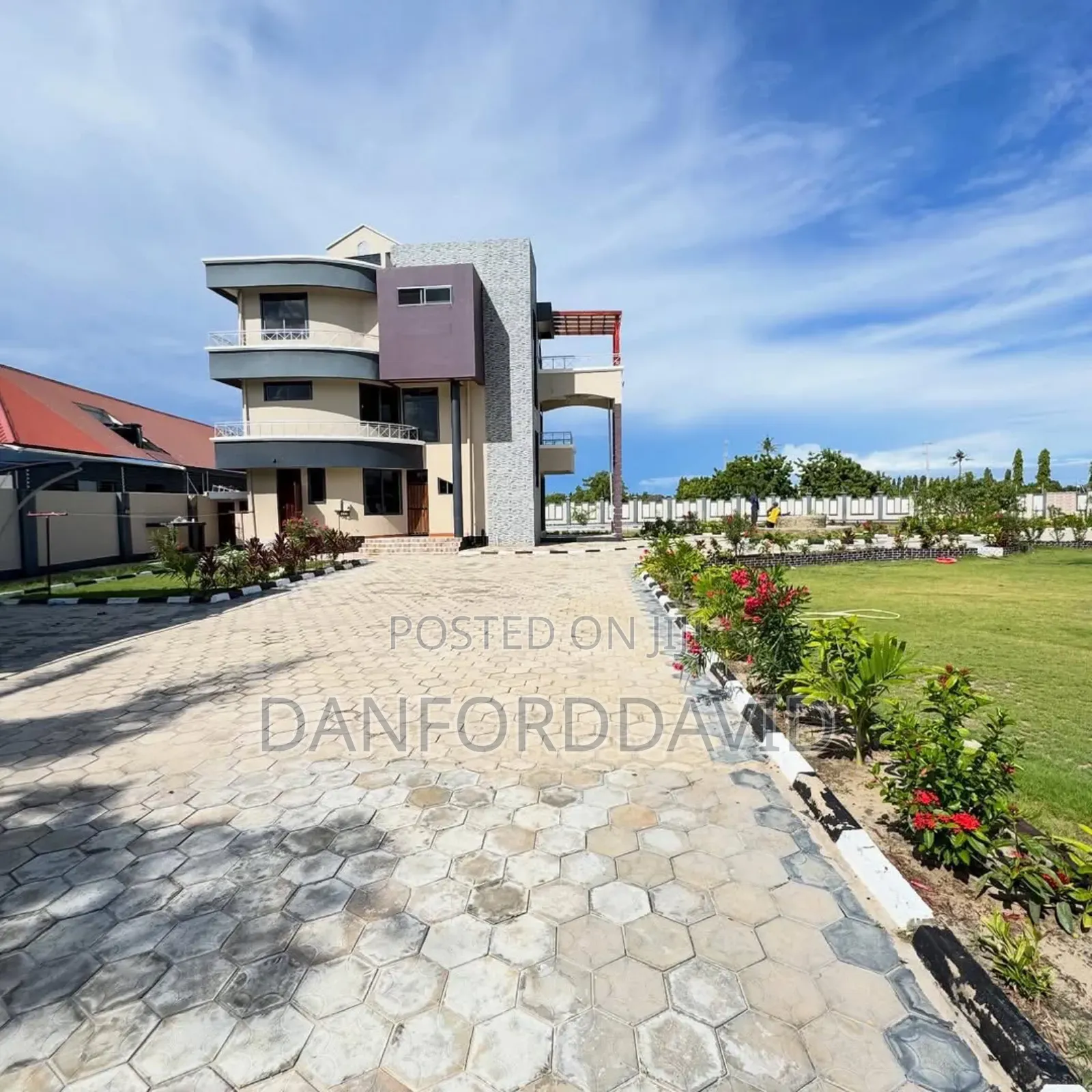 5bdrm House in Kahwa Real Estate, Kunduchi for rent