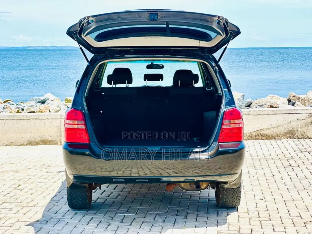 Toyota Kluger 2001 Black