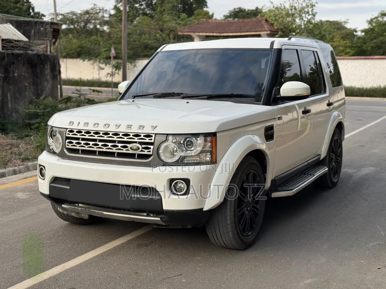Land Rover Discovery 2014 White