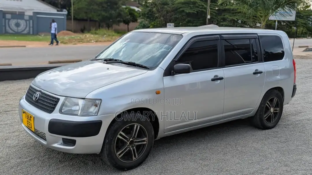 Toyota Succeed 2004 Silver