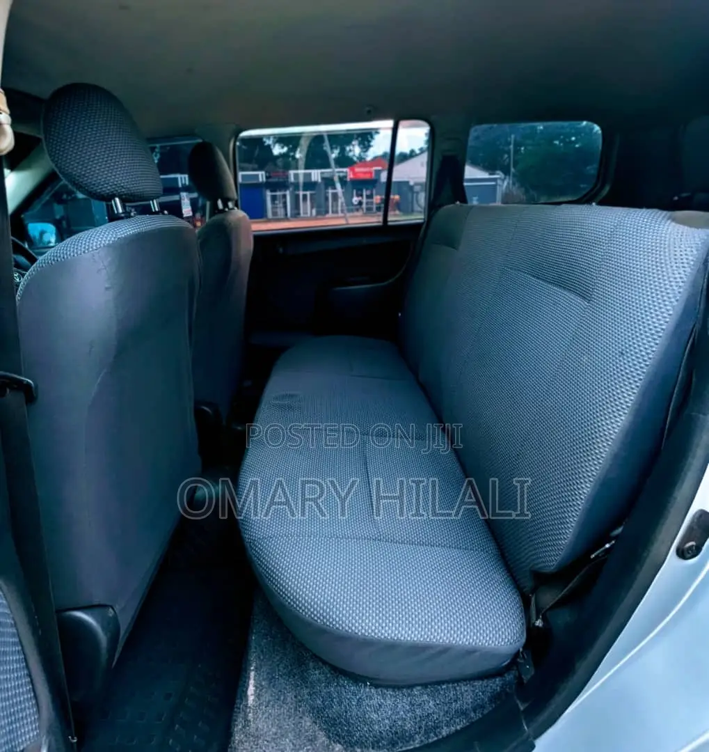 Toyota Succeed 2004 Silver