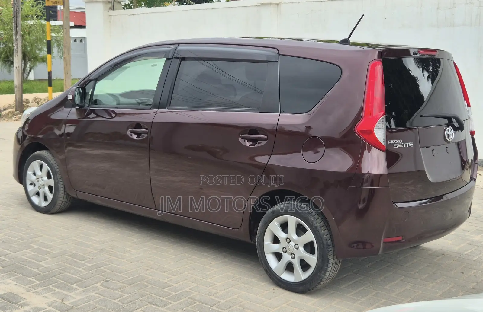 Toyota Passo Sette 2010 Burgundy