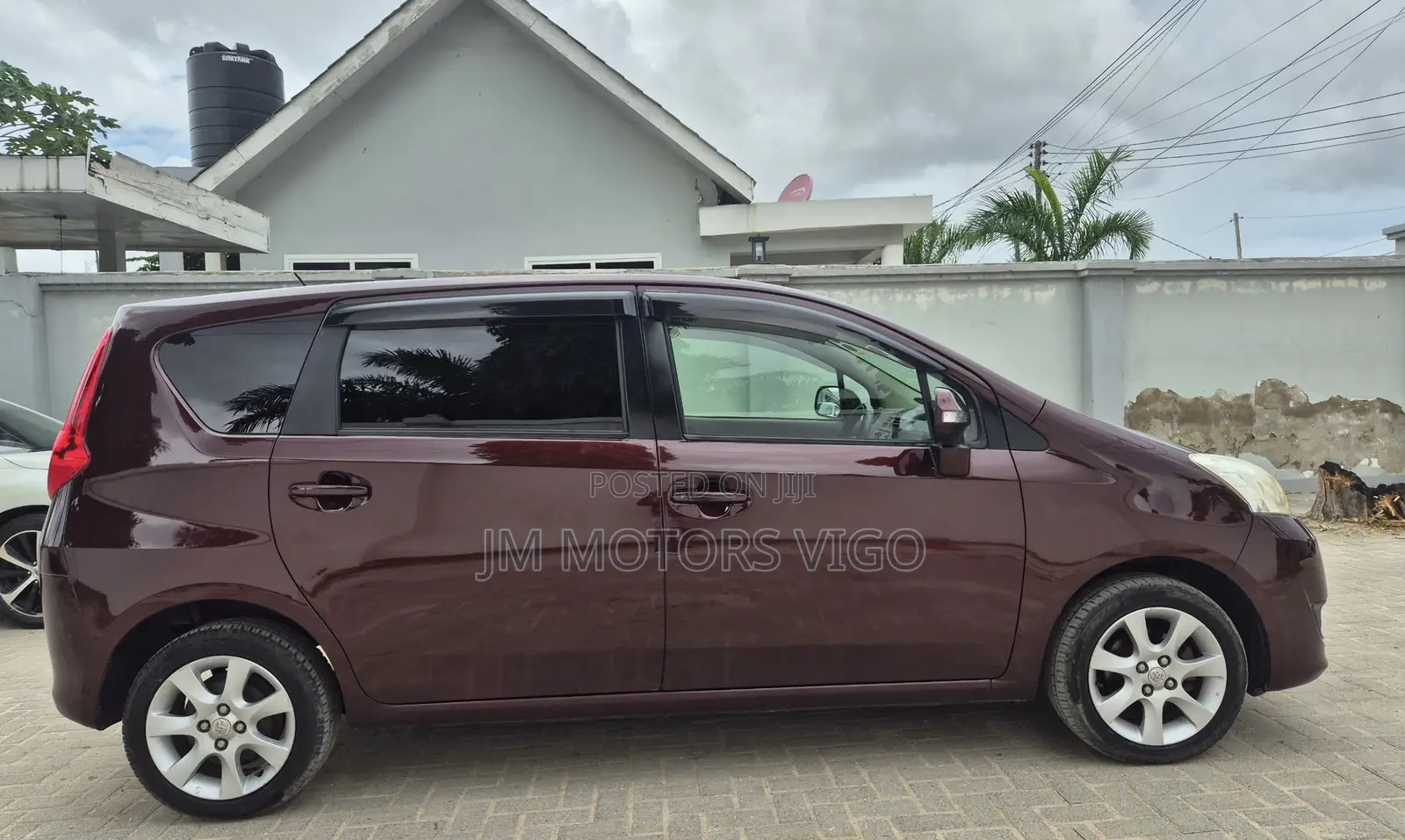 Toyota Passo Sette 2010 Burgundy
